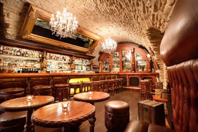 Black Angel's Bar, hlavní bar