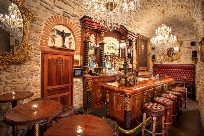 Black Angel's Bar, malý bar