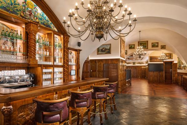 Terasa U Prince, Pohled shora večer