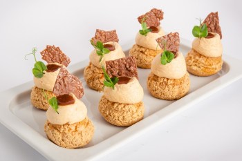 profiterol-sada-mini-dezert-praha